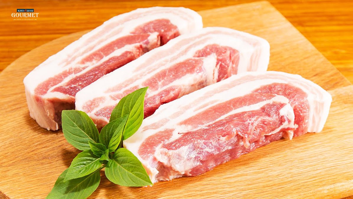 Các chất dinh dưỡng trong thịt lợn giúp cho loại thực phẩm này có khả năng trở thành nguồn cung cấp sắt tuyệt vời từ đó giúp hệ tiêu hóa của con người hấp thụ một cách dễ dàng hơn.