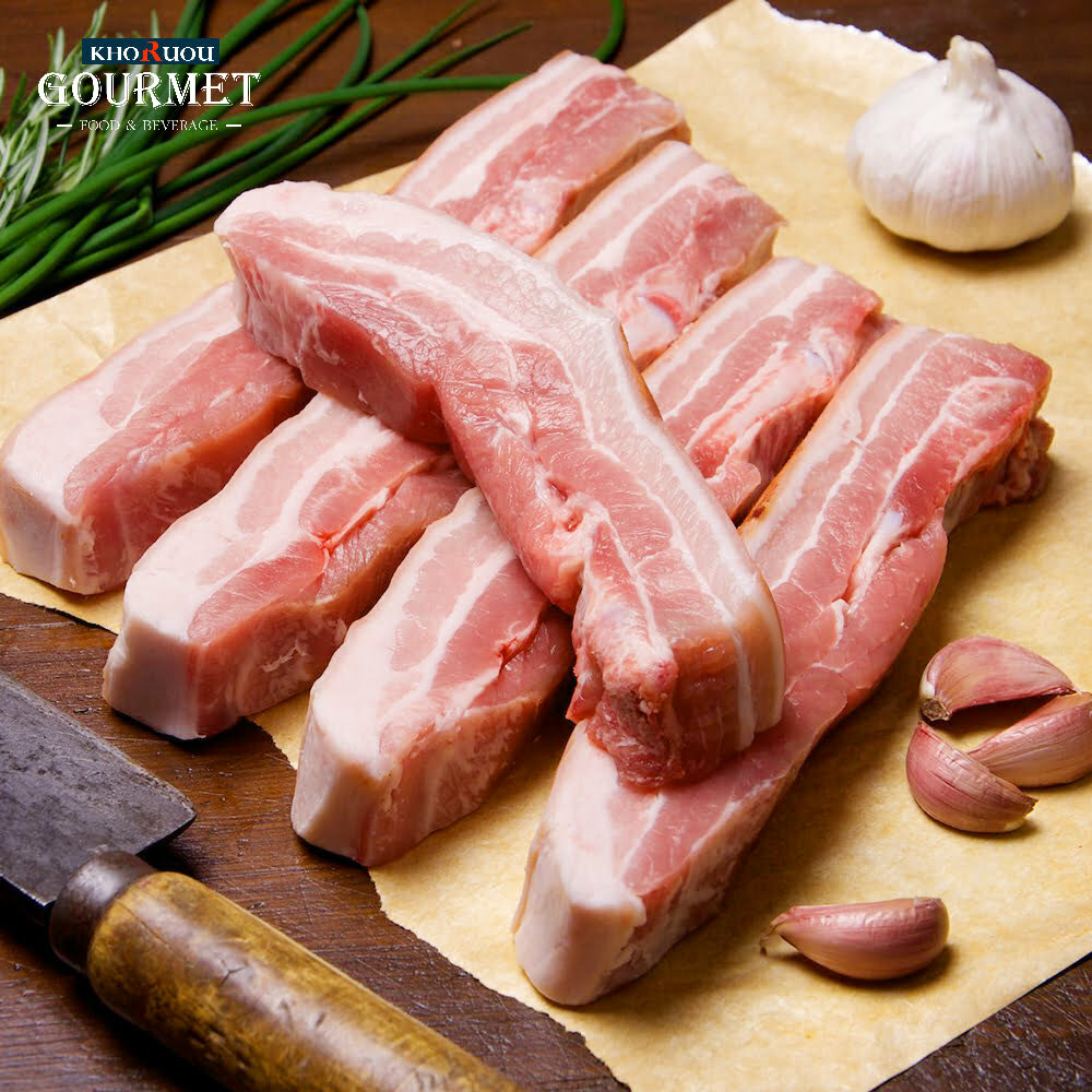 Thịt lợn là nguồn cung cấp vitamin và khoáng chất vô cùng phong phú. Bên cạnh đó, thịt lợn cũng mang lại cho cơ thể chúng ta lượng lớn protein chất lượng cao.