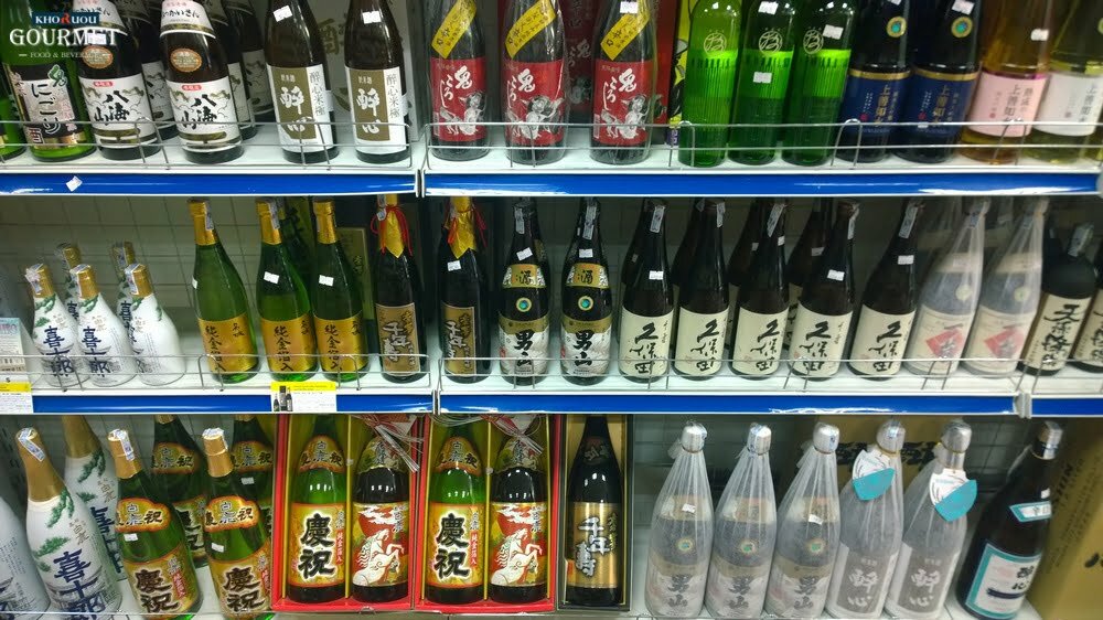 Vậy giá 1 chai rượu sake Nhật bao nhiêu tiền?