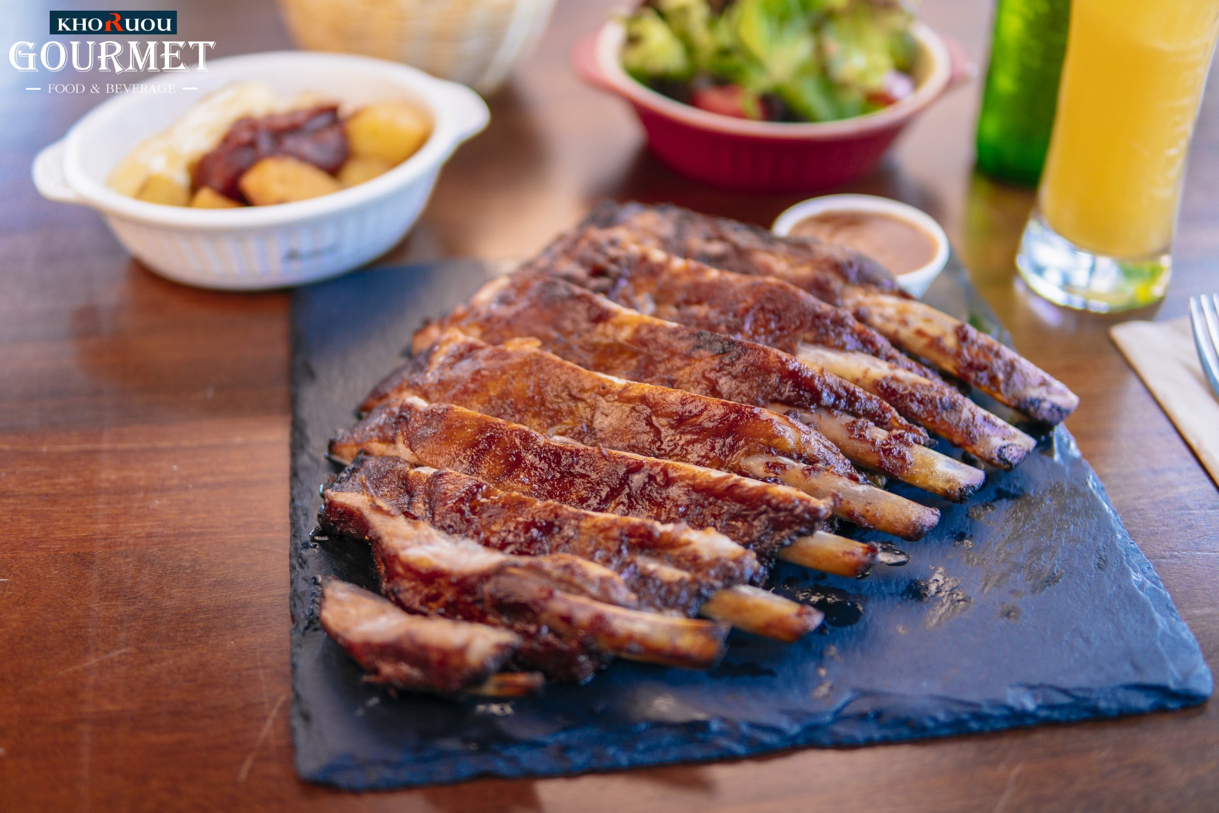 Thịt heo Iberico đút lò là một trong các món làm từ thịt có hương vị siêu hấp dẫn và có thể lựa chọn các phần thịt sườn heo cao cấp để chế biến món ăn