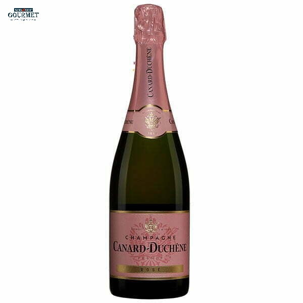 Champagne Canard Duchene Brut Rose được xem là một sự kết hợp tuyệt vời; giữa nho kèm theo hoa quả chín