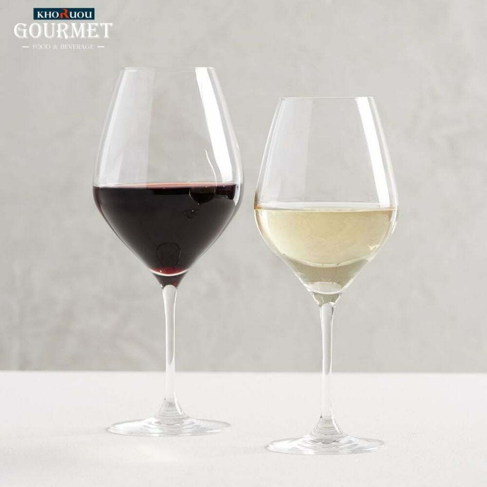 Là một trong những loại ly cao nhất trong số các loại ly rượu vang đỏ. Ly dành cho rượu cabernet được tạo ra với hình dáng đặc biệt để tăng mùi của rượu.