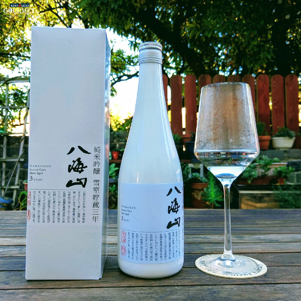 Hakkaisan Snow Aged 3 Years Junmai Daiginjo là một sản phẩm rượu tự nhiên
