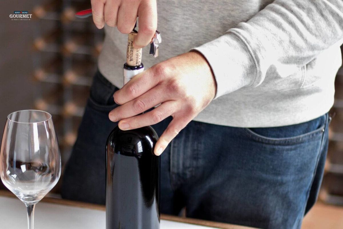 Premier Cru là cấp độ chỉ thấp hơn Grand Cru, nhưng vẫn thuộc hàng chất lượng cao trong hệ thống phân loại rượu vang Pháp. 